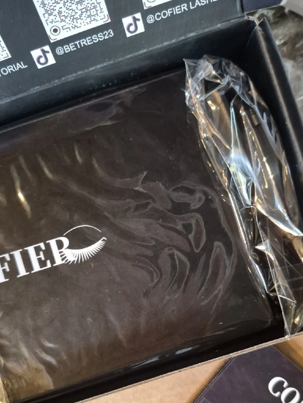Coffier Cat Eye No-Glue Lashes Kit - Entire Kit New In Box